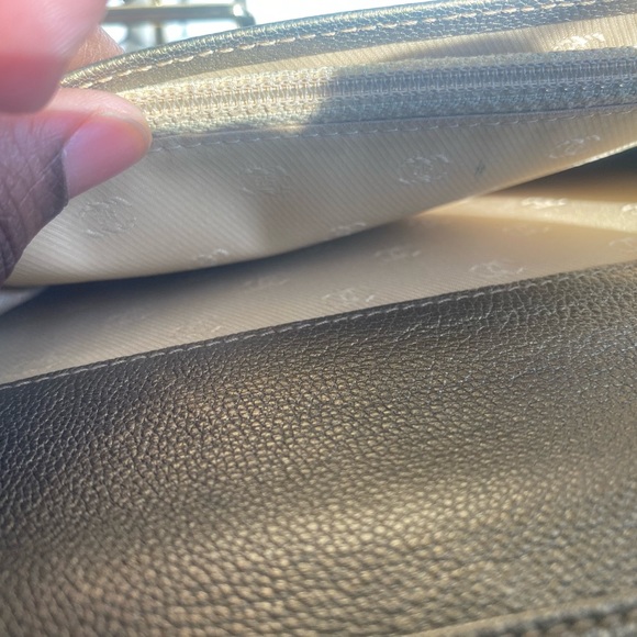 Chanel Vintage Metallic Gold Bifold Wallet - Picture 9 of 13